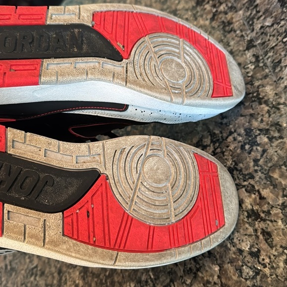 Nike Air Jordan 2 Retro Black and Red High-Top Sneakers EUC 10.5 - Picture 11 of 17